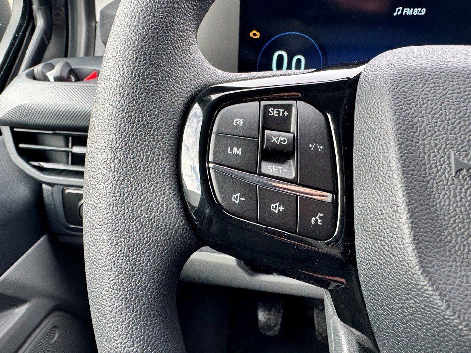 Fahrzeugabbildung Ford Transit Custom 2,0 Ecoblue 320 L1 Kasten Trend