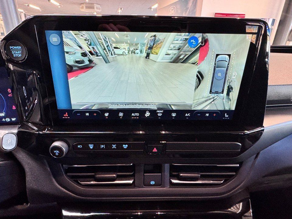 Fahrzeugabbildung Ford Nugget 2.0 Ecoblue AWD 320L2 Titanium Ausstellda