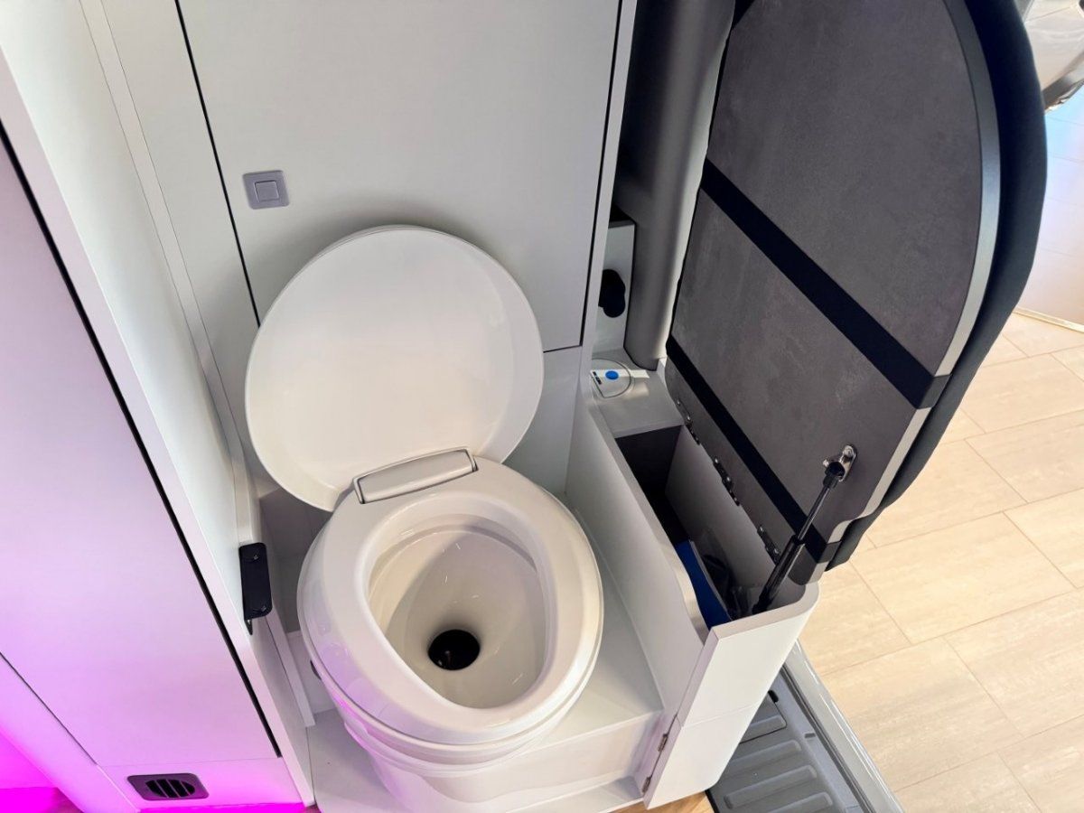 Fahrzeugabbildung Ford Nugget 2.0 Ecoblue AWD 320L2 Titanium Ausstellda