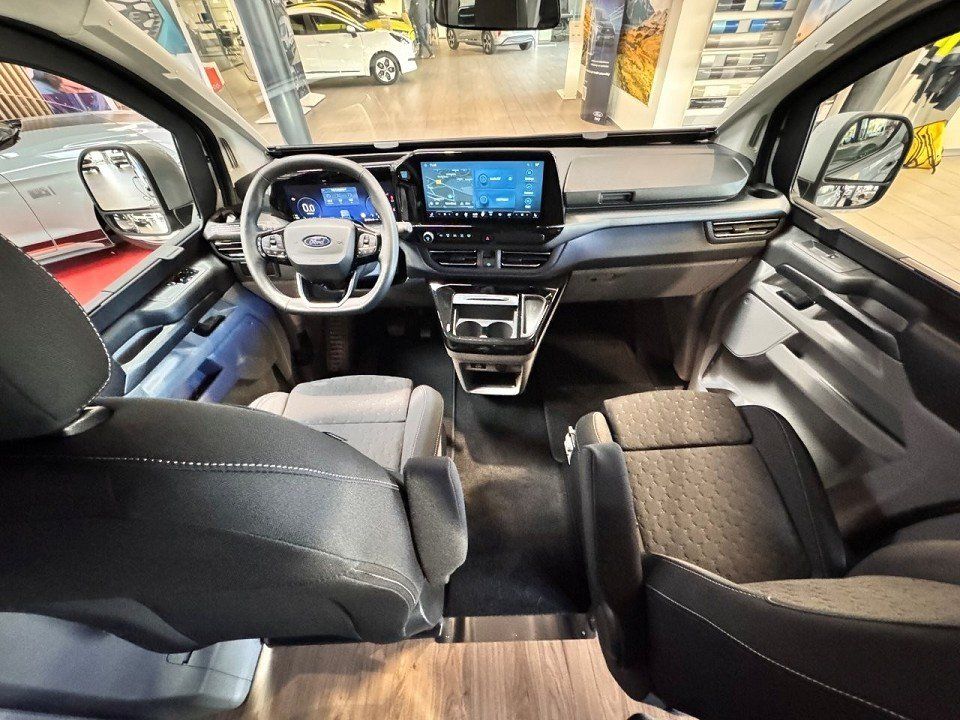 Fahrzeugabbildung Ford Nugget 2.0 Ecoblue AWD 320L2 Titanium Ausstellda