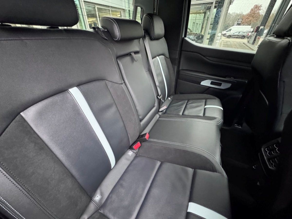 Fahrzeugabbildung Ford Ranger 2,3 PHEV Doppelkabine Stormtrak Automatik