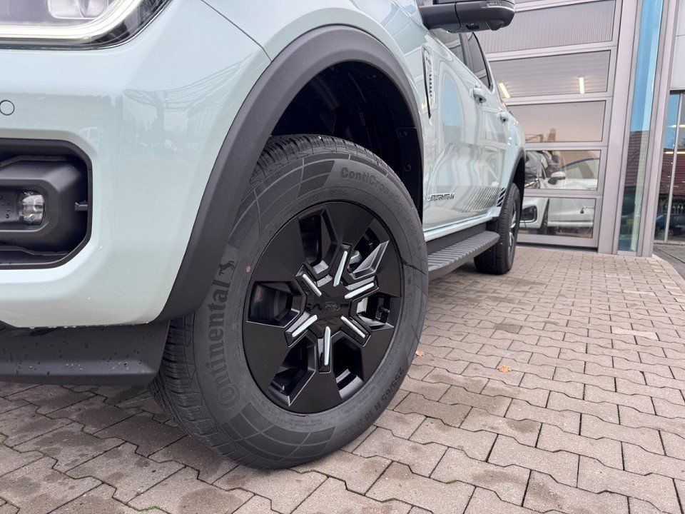 Fahrzeugabbildung Ford Ranger 2,3 PHEV Doppelkabine Stormtrak Automatik