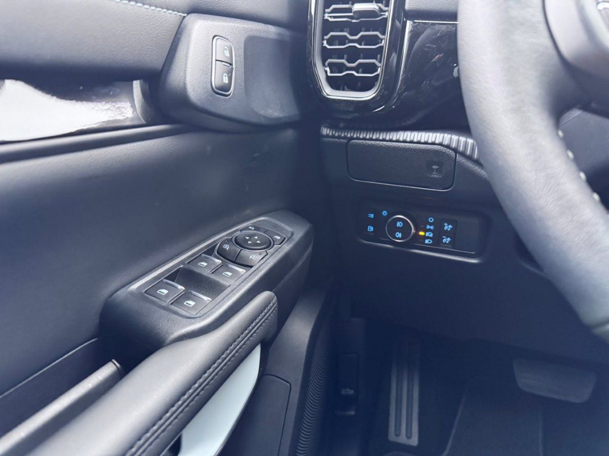 Fahrzeugabbildung Ford Ranger 2,3 PHEV Doppelkabine Stormtrak Automatik