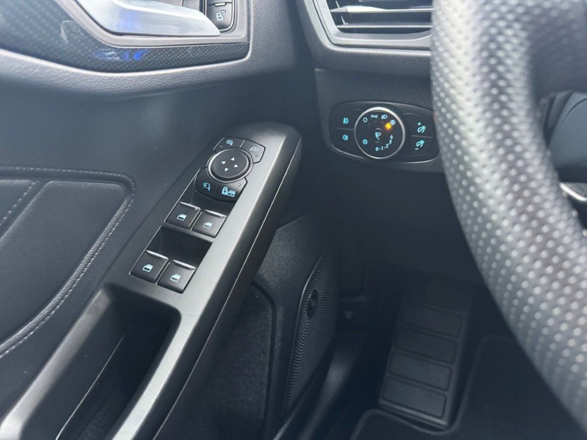 Fahrzeugabbildung Ford Focus ST 2.3 EcoBoost Automatik