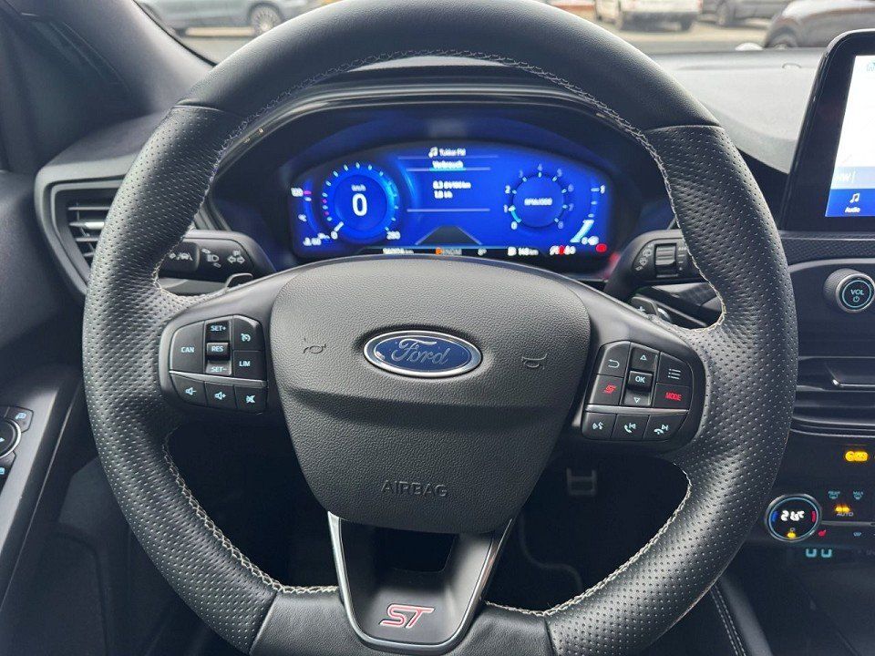 Fahrzeugabbildung Ford Focus ST 2.3 EcoBoost Automatik