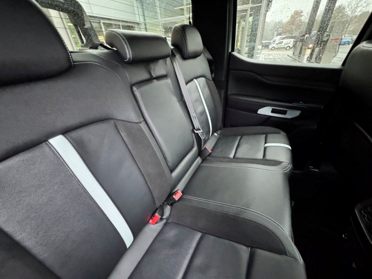 Fahrzeugabbildung Ford Ranger 2,3 PHEV Doppelkabine Stormtrak Automatik