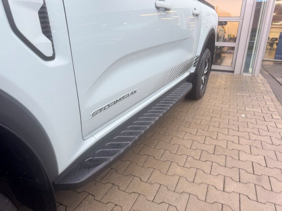 Fahrzeugabbildung Ford Ranger 2,3 PHEV Doppelkabine Stormtrak Automatik
