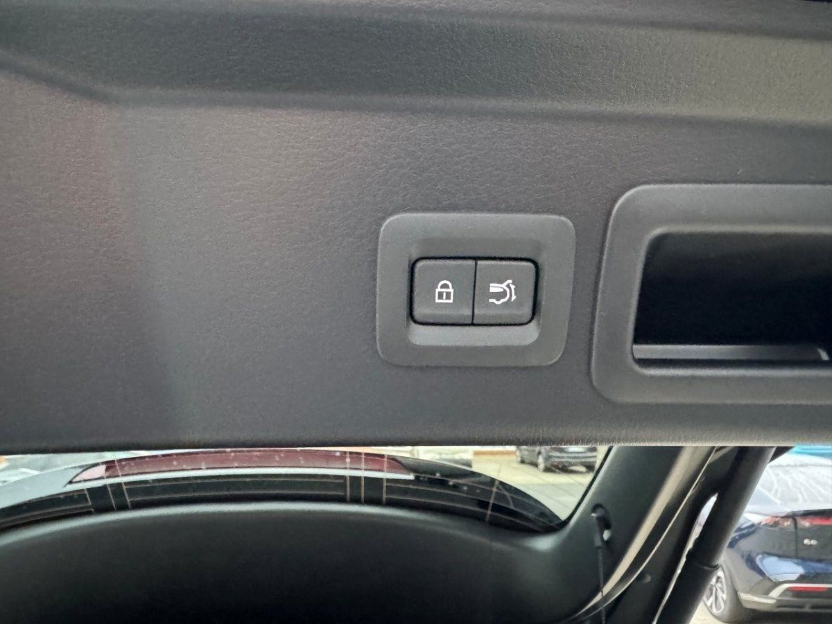 Fahrzeugabbildung Mazda CX-30 2.5L e-SKYACTIV G 140ps FWD Exclusive-Line