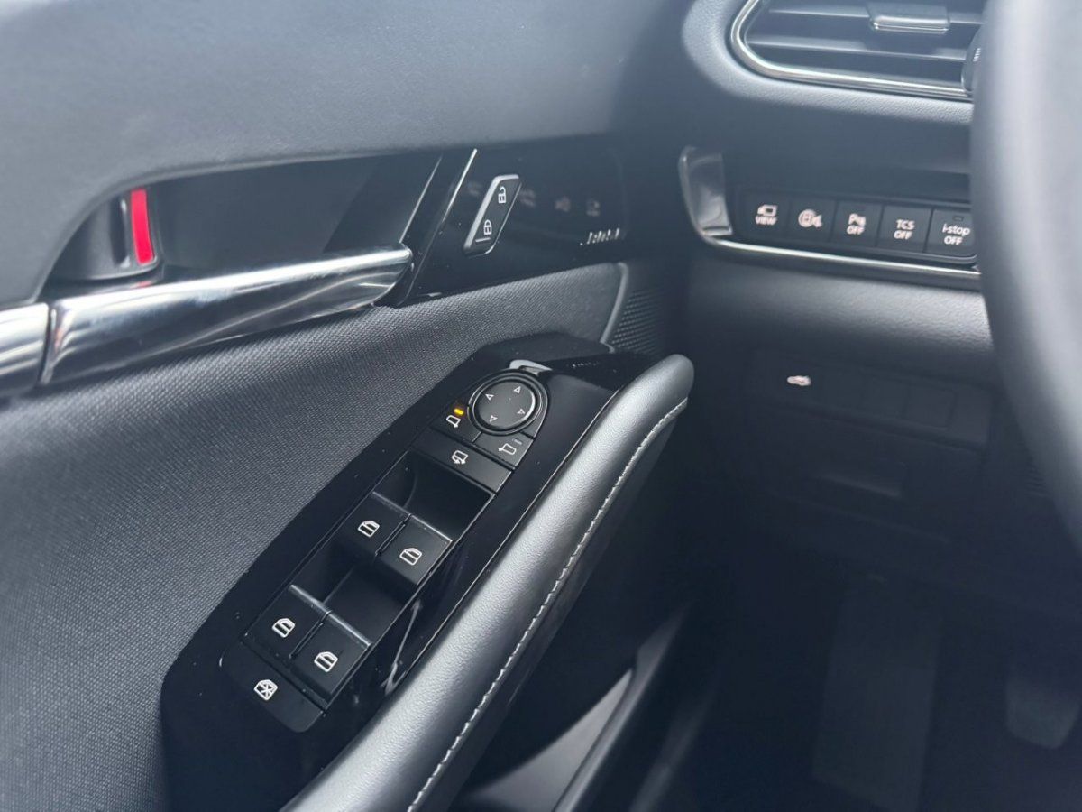 Fahrzeugabbildung Mazda CX-30 2.5L e-SKYACTIV G 140ps FWD Exclusive-Line