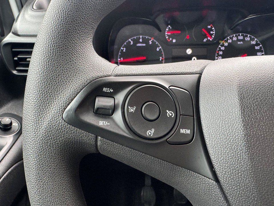 Fahrzeugabbildung Opel Combo Life 1.5 D Life (EURO 6d)