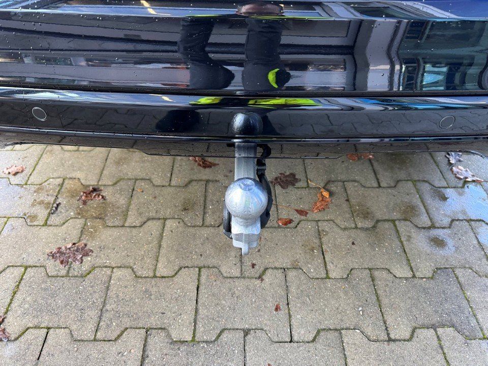 Fahrzeugabbildung Ford Kuga 2,5 FHEV AWD ST-Line X Automatik