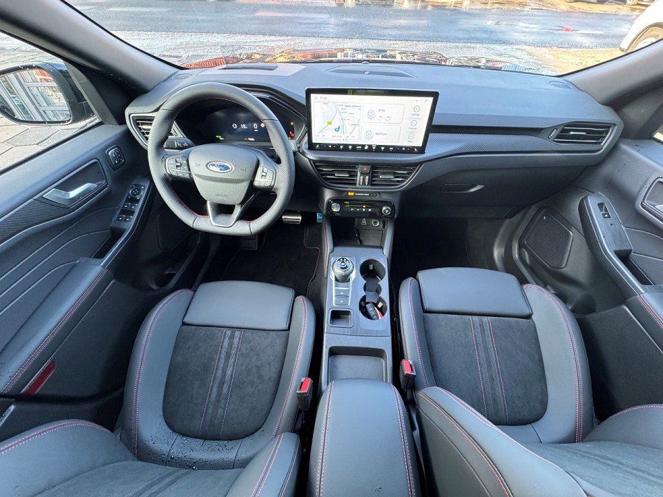 Fahrzeugabbildung Ford Kuga 2,5 FHEV AWD ST-Line X Automatik