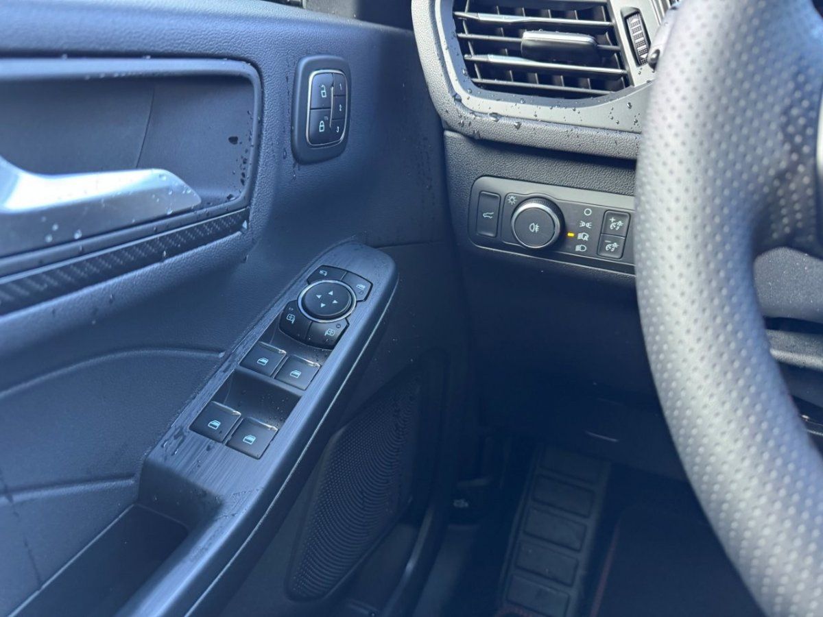 Fahrzeugabbildung Ford Kuga 2,5 FHEV AWD ST-Line X Automatik