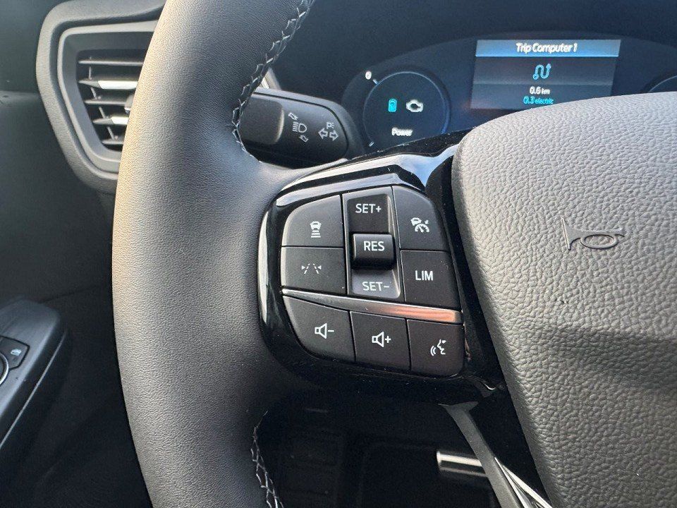 Fahrzeugabbildung Ford Kuga 2,5 FHEV AWD Active X Automatik