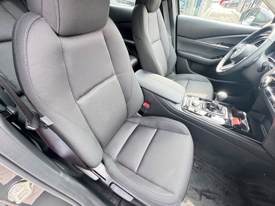 Fahrzeugabbildung Mazda CX-30 2.5L e-SKYACTIV G 140ps FWD Center-Line