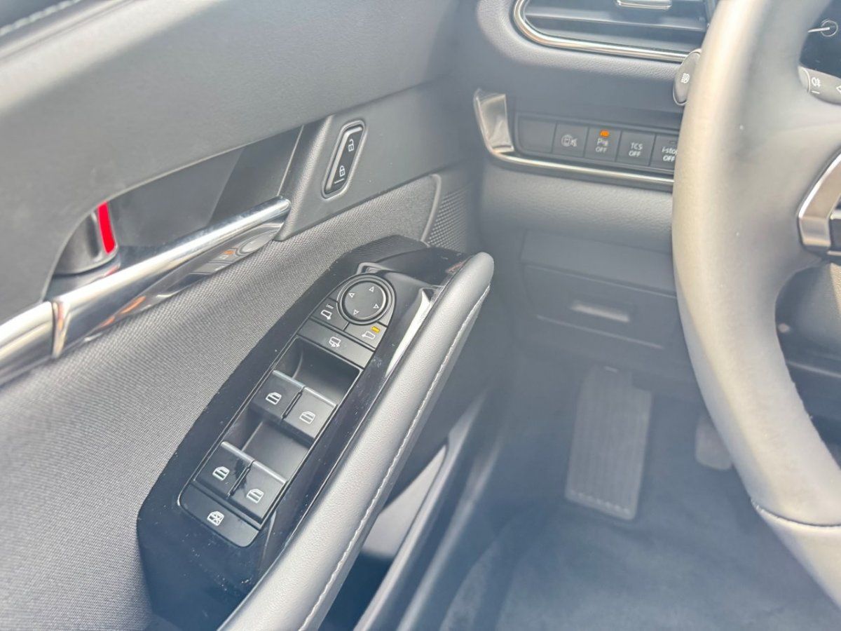 Fahrzeugabbildung Mazda CX-30 2.5L e-SKYACTIV G 140ps FWD Center-Line