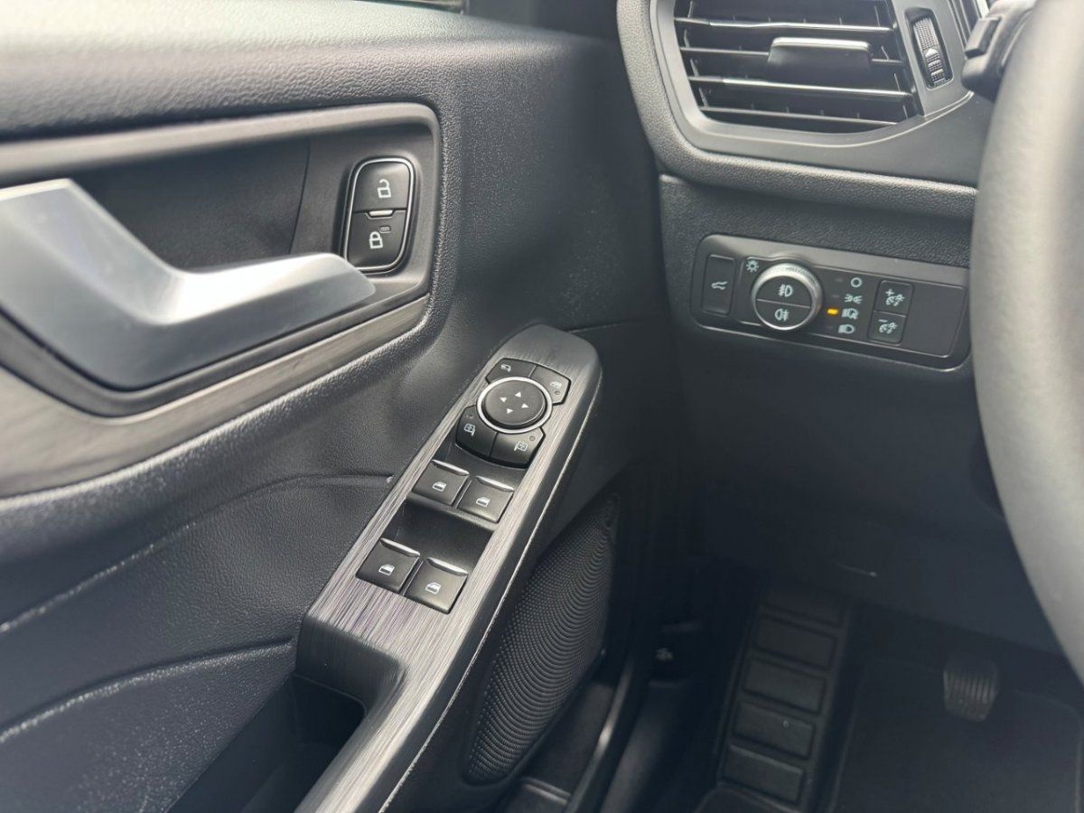 Fahrzeugabbildung Ford Kuga 1.5 Ecoboost Titanium X