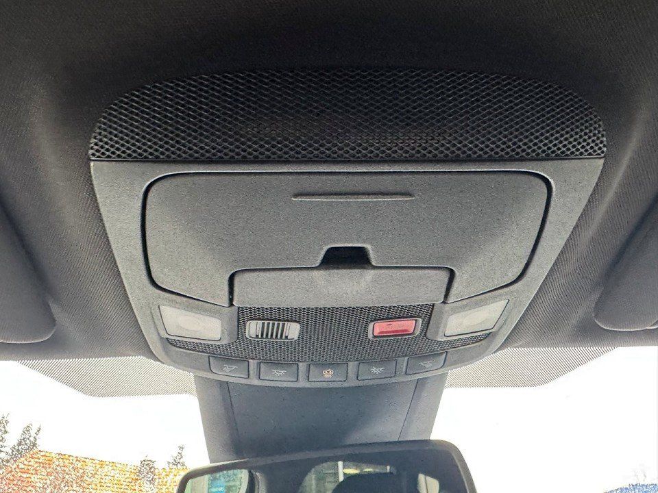 Fahrzeugabbildung Ford S-Max 2.5 FHEV ST-Line Automatik