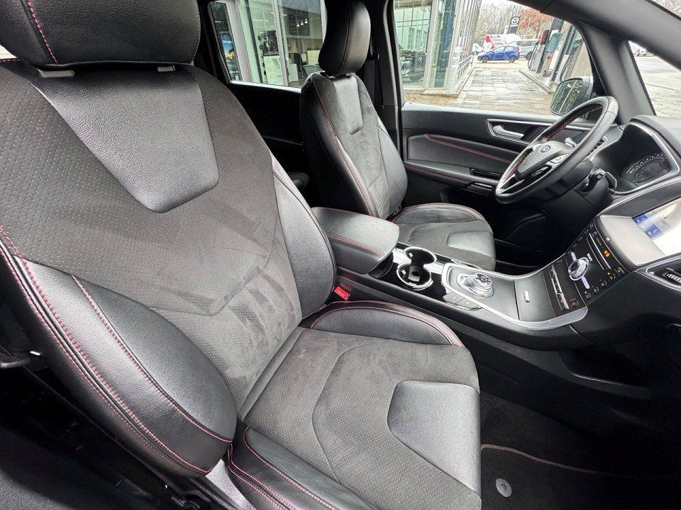 Fahrzeugabbildung Ford S-Max 2.5 FHEV ST-Line Automatik