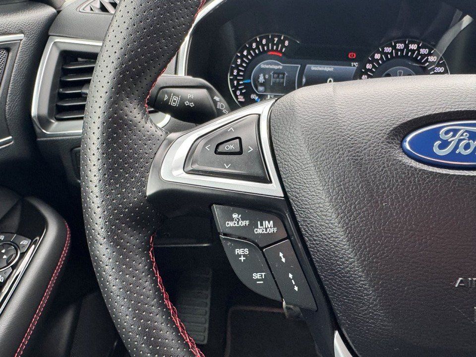 Fahrzeugabbildung Ford S-Max 2.5 FHEV ST-Line Automatik