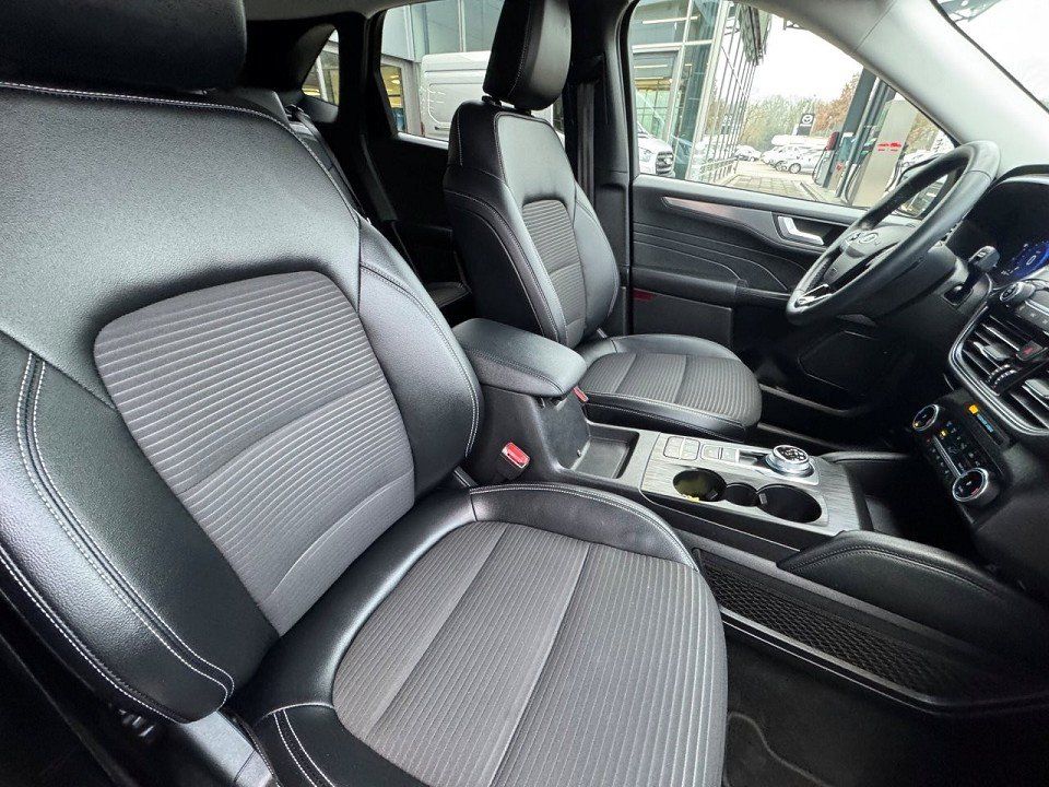 Fahrzeugabbildung Ford Kuga 2,5 PHEV Titanium X Automatik