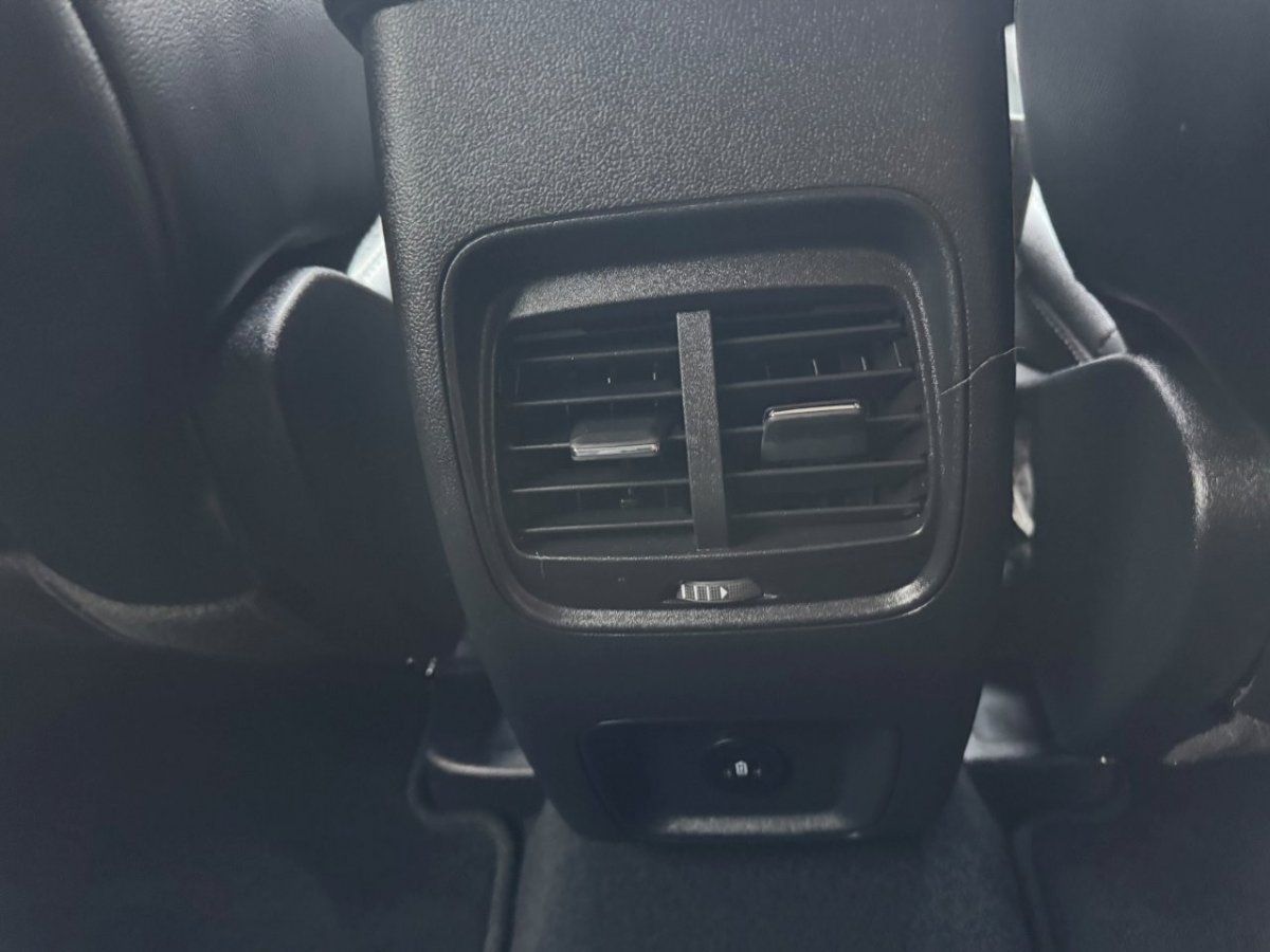 Fahrzeugabbildung Ford Kuga 2,5 PHEV Titanium X Automatik