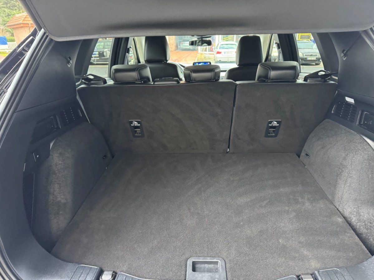 Fahrzeugabbildung Ford Kuga 2,5 PHEV Titanium X Automatik