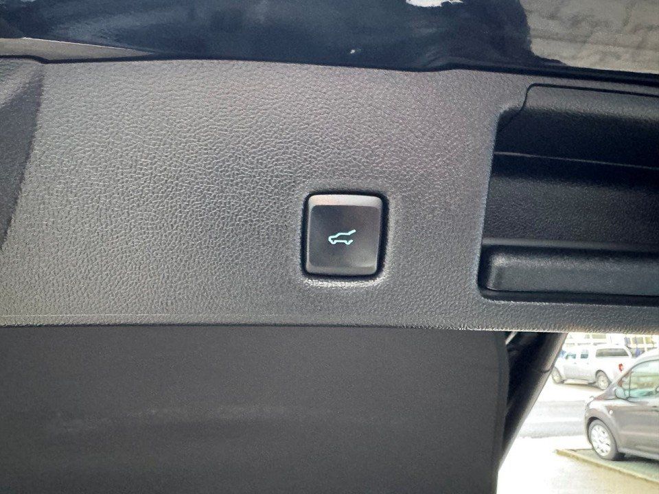 Fahrzeugabbildung Ford Kuga 2,5 PHEV Titanium X Automatik