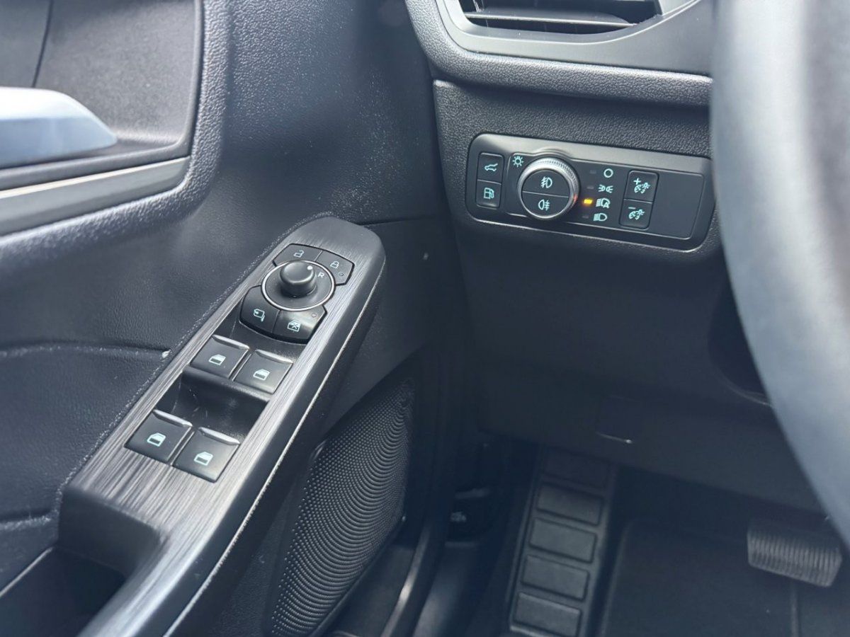 Fahrzeugabbildung Ford Kuga 2,5 PHEV Titanium X Automatik