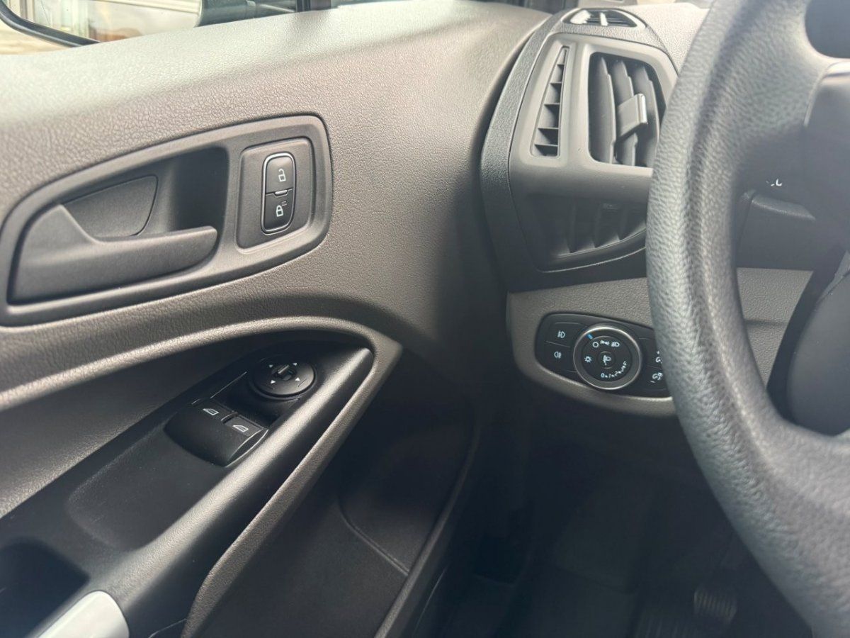 Fahrzeugabbildung Ford Transit Connect 1,5 Ecoblue 240 L1 Kasten Trend