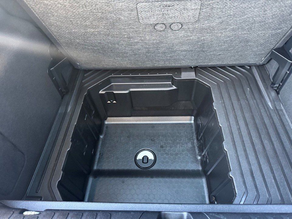 Fahrzeugabbildung Ford Puma 1.0 EcoBoost MHEV Titanium Automatik Puma 1