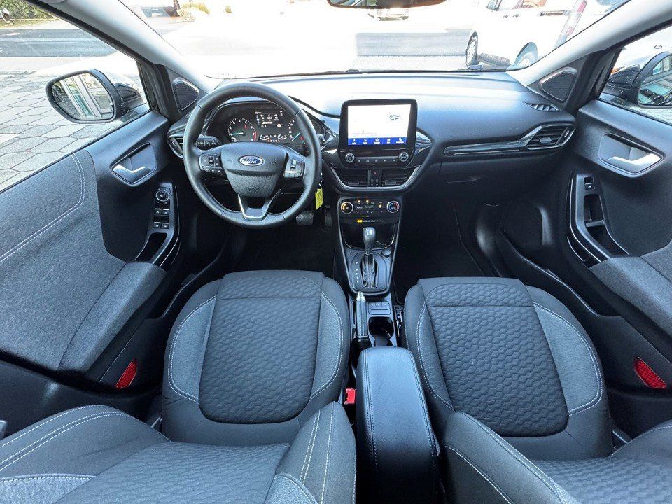 Fahrzeugabbildung Ford Puma 1.0 EcoBoost MHEV Titanium Automatik Puma 1