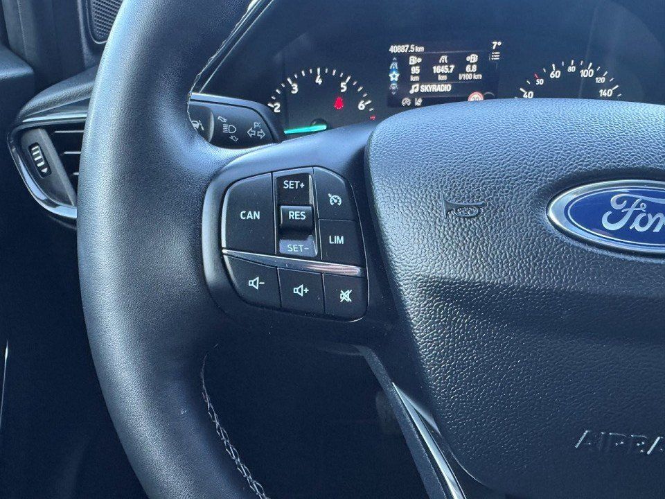 Fahrzeugabbildung Ford Puma 1.0 EcoBoost MHEV Titanium Automatik Puma 1