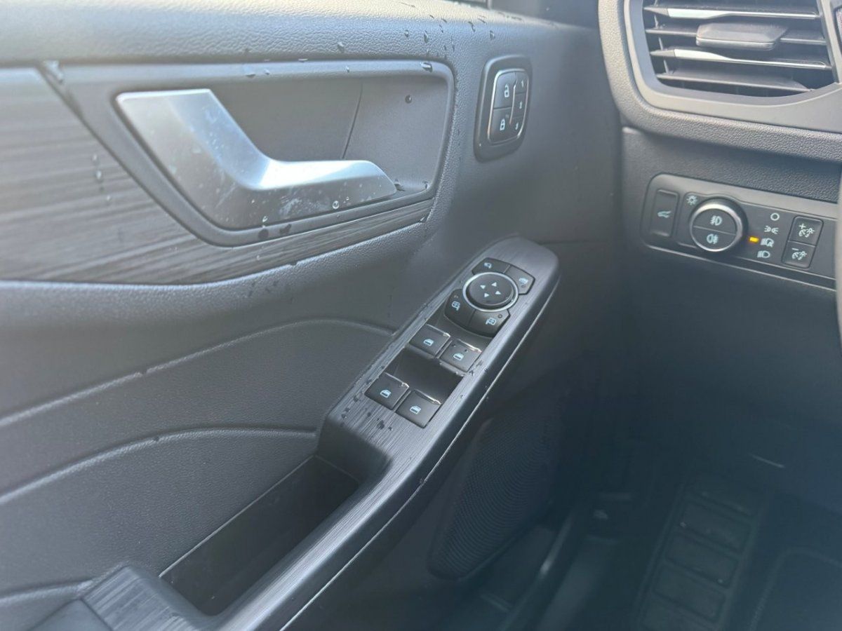 Fahrzeugabbildung Ford Kuga 2,5 FHEV AWD Active X Automatik