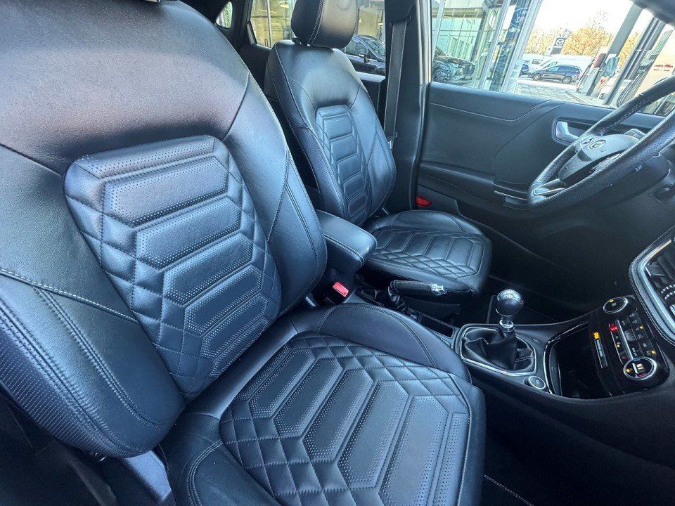 Fahrzeugabbildung Ford Puma 1,0 Ecoboost MHEV ST-line Vignale