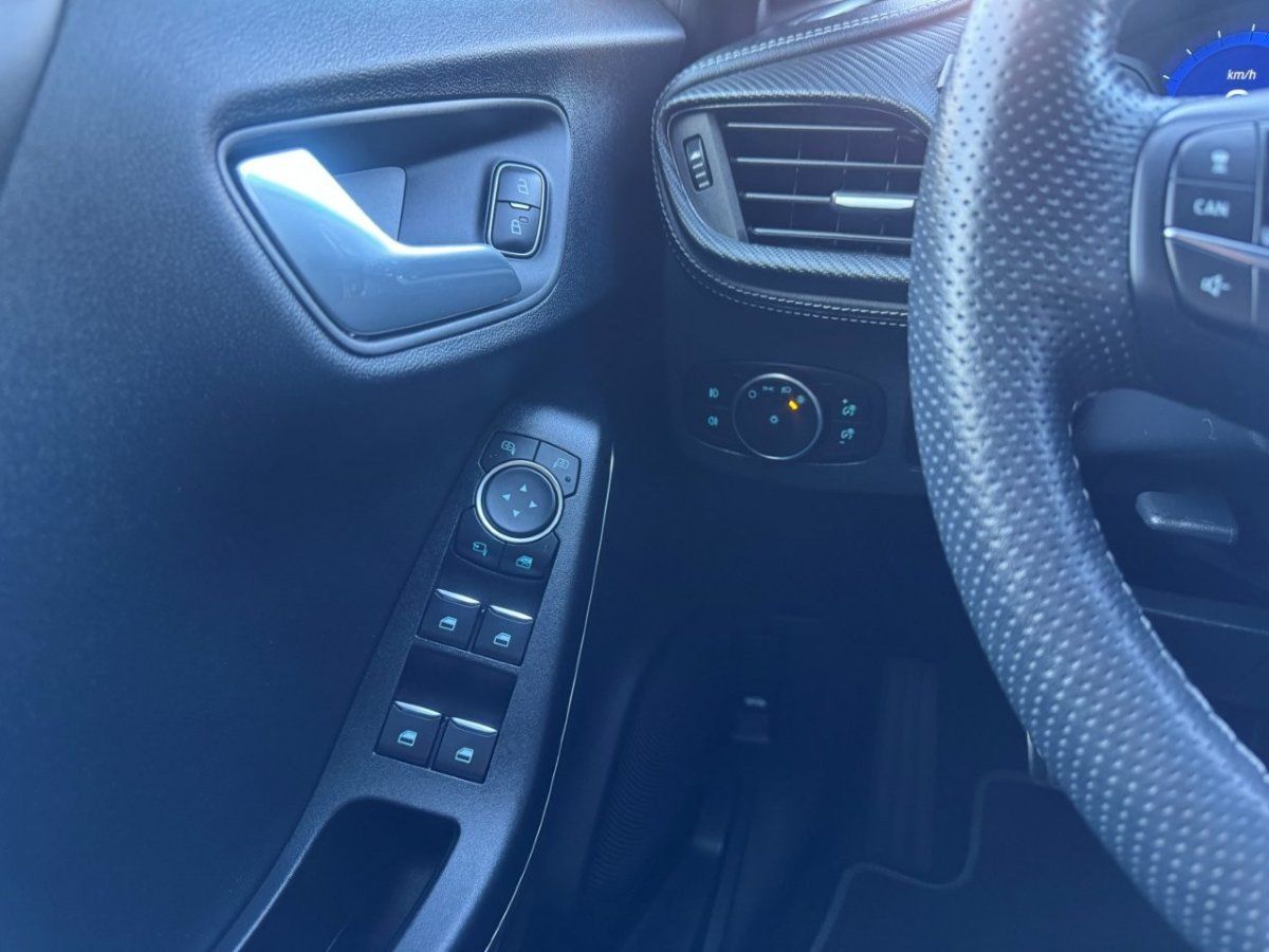 Fahrzeugabbildung Ford Puma 1,0 Ecoboost MHEV ST-line Vignale