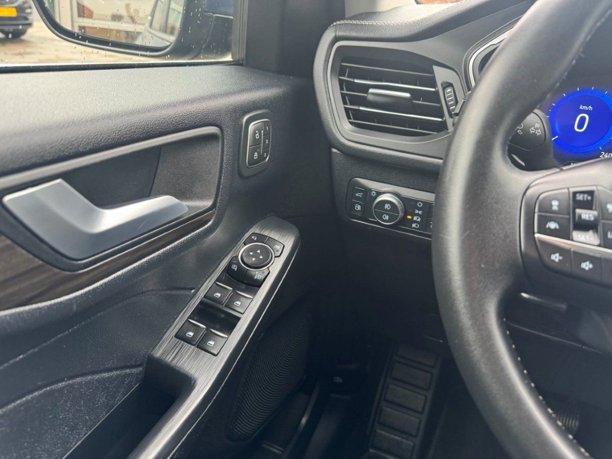 Fahrzeugabbildung Ford Kuga 2.5 PHEV Vignale Automatik