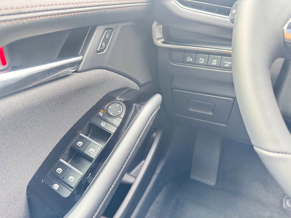 Fahrzeugabbildung Mazda 3 2.5L e-SKYACTIV G 140ps Center-Line