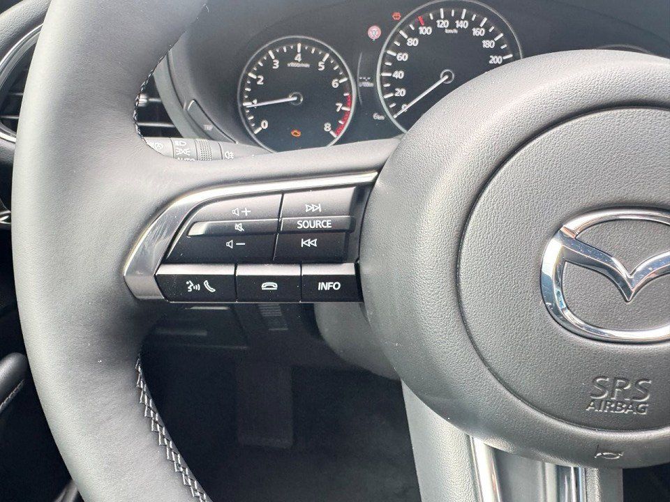 Fahrzeugabbildung Mazda 3 2.5L e-SKYACTIV G 140ps Center-Line