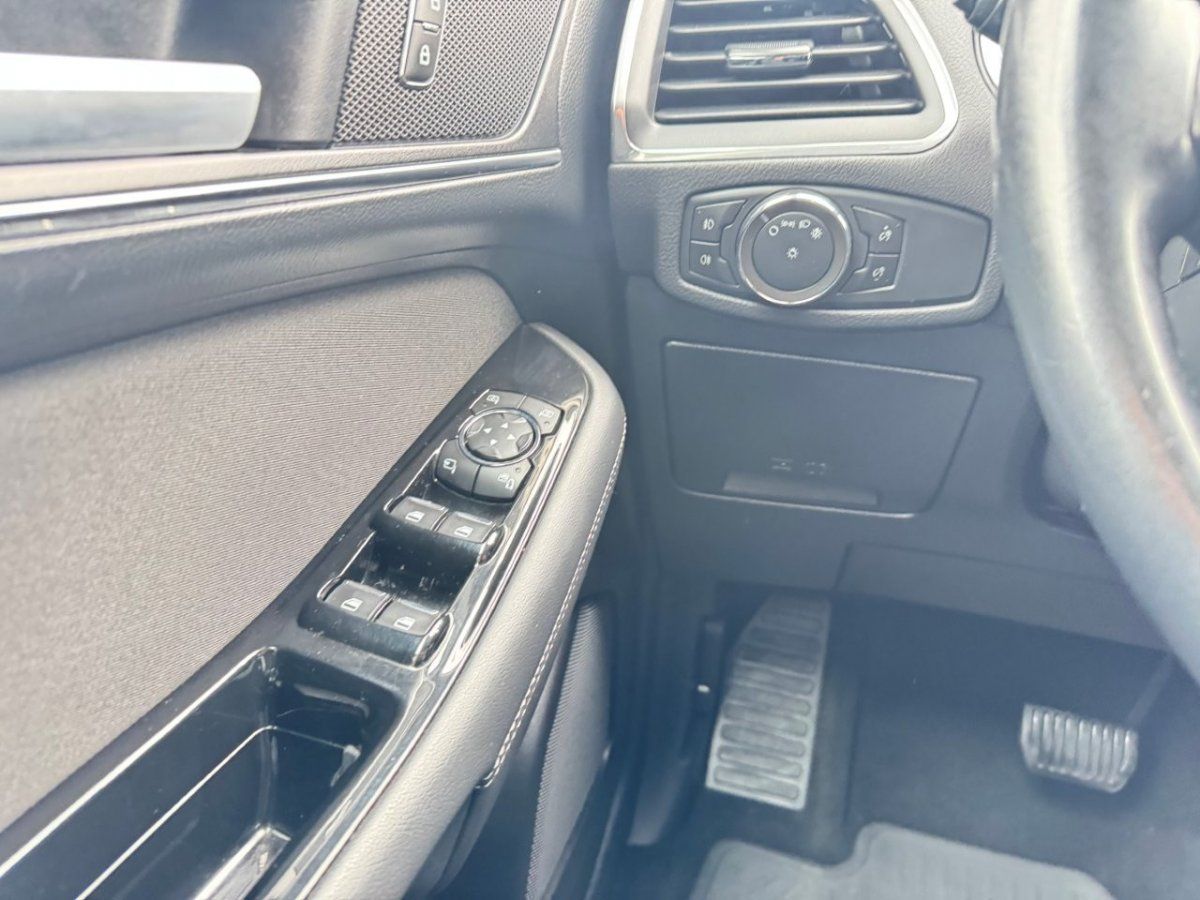 Fahrzeugabbildung Ford Galaxy 2.0 Ecoblue Titanium Automatik