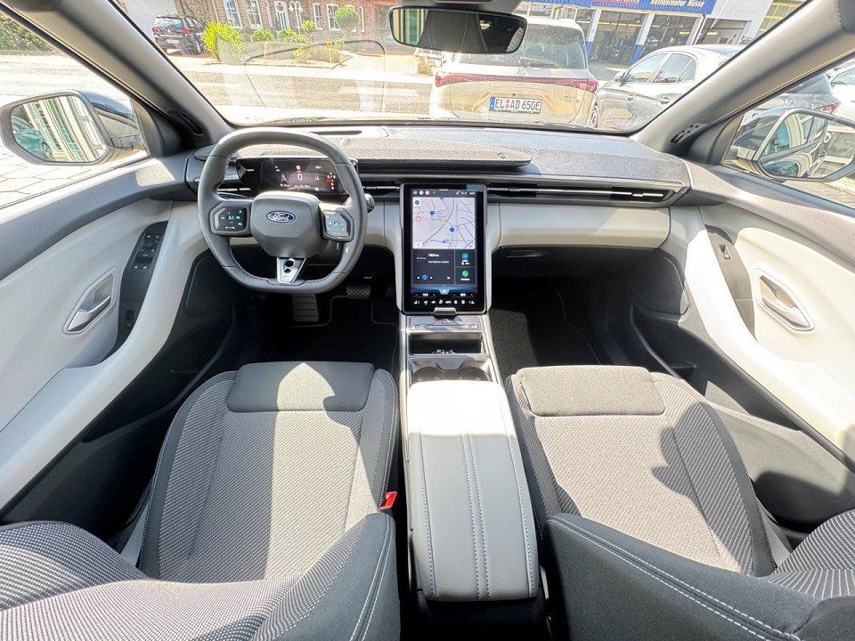 Fahrzeugabbildung Ford Capri EV RWD Select Extended Range