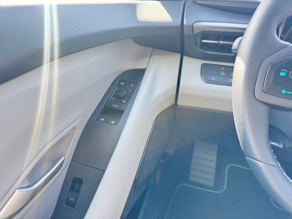 Fahrzeugabbildung Ford Capri EV RWD Select Extended Range