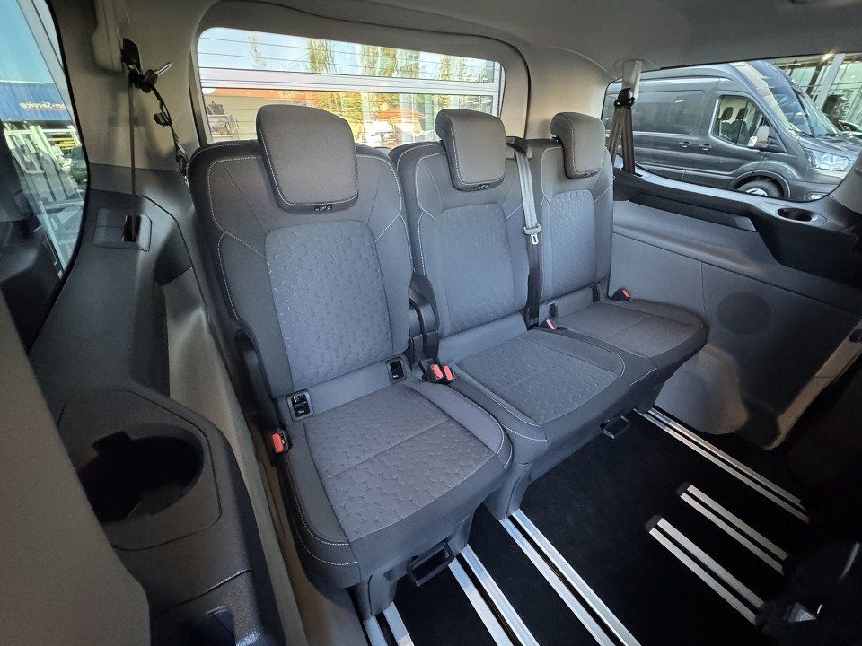 Fahrzeugabbildung Ford Tourneo Custom 2,0 Ecoblue L1 Titanium Automatik