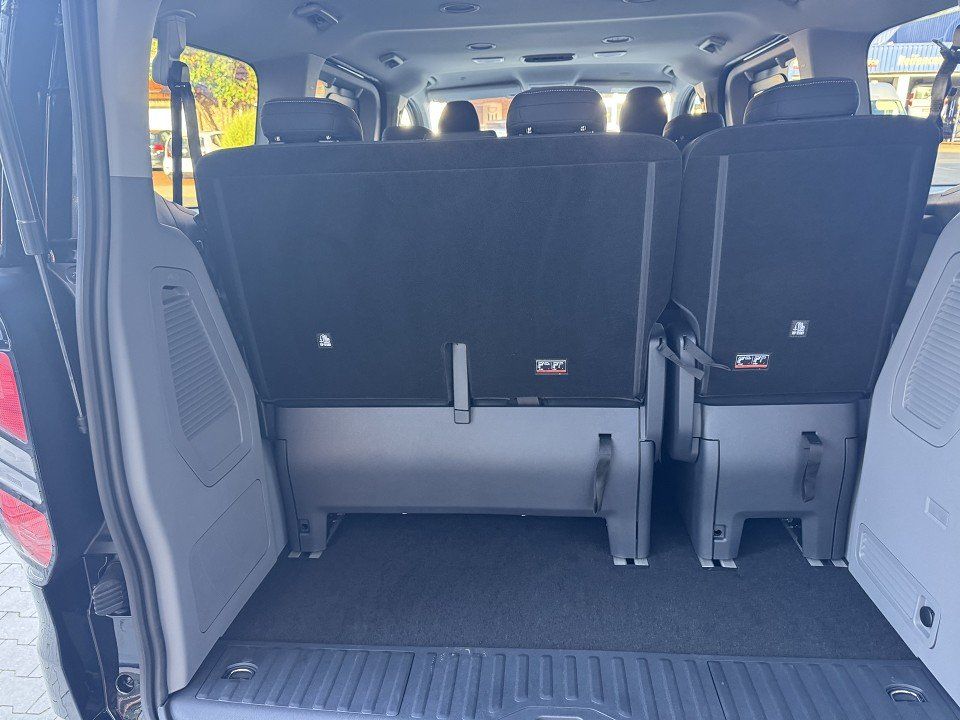 Fahrzeugabbildung Ford Tourneo Custom 2,0 Ecoblue L1 Titanium Automatik
