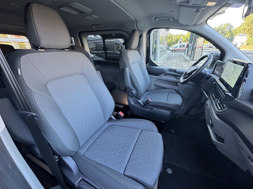 Fahrzeugabbildung Ford Tourneo Custom 2,0 Ecoblue L1 Titanium Automatik