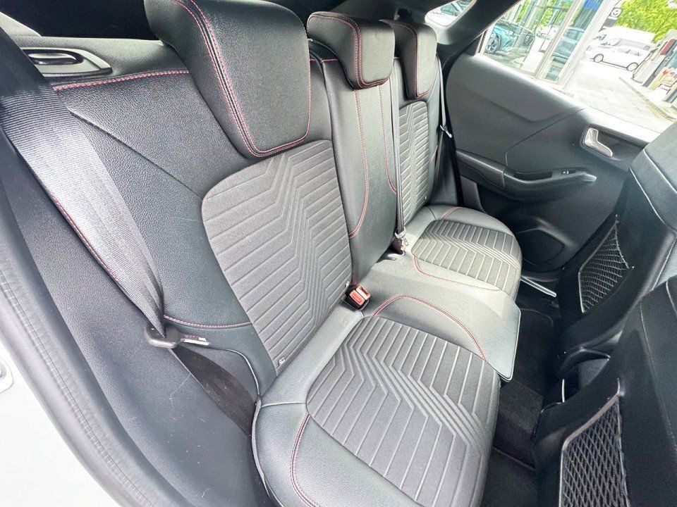 Fahrzeugabbildung Ford Puma 1.0 EcoBoost MHEV ST-Line X Automatik