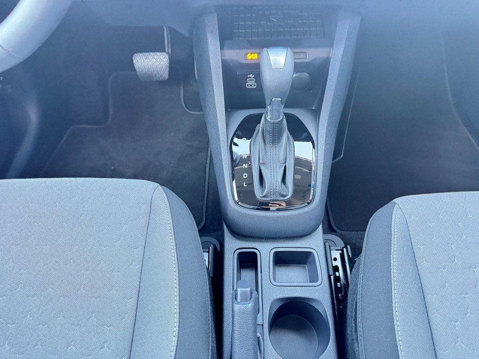 Fahrzeugabbildung Ford Tourneo Courier 1.5 Ecoboost Titanium Automatik