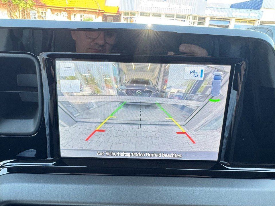 Fahrzeugabbildung Ford Tourneo Courier 1.5 Ecoboost Titanium Automatik