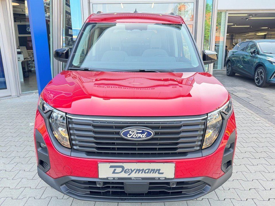 Fahrzeugabbildung Ford Tourneo Courier 1.5 Ecoboost Titanium Automatik