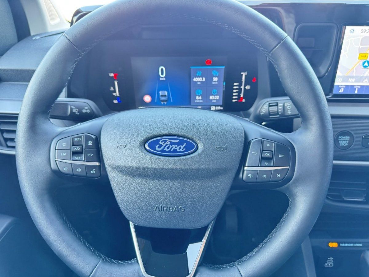 Fahrzeugabbildung Ford Tourneo Courier 1.5 Ecoboost Titanium Automatik